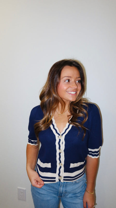 Short Sleeve Scalloped Neckline Knit Cardigan