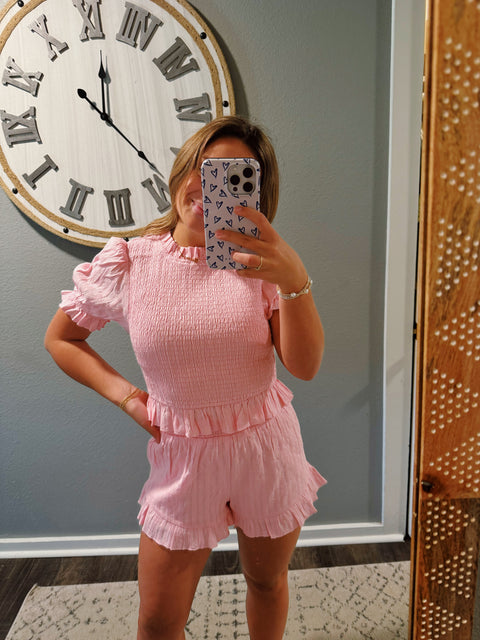SHORT PUFF SLEEVE TOP WITH RUFFLE TRIM WITH SHORTS