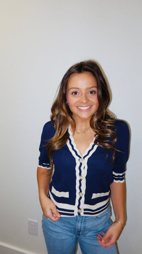 Short Sleeve Scalloped Neckline Knit Cardigan