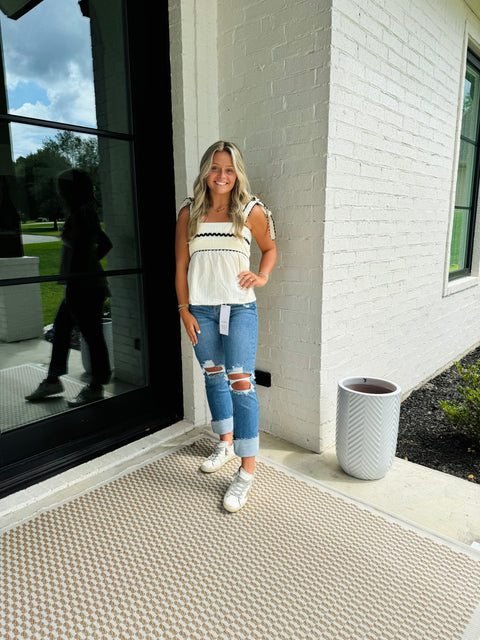 SCALLOPED CREAM TOP